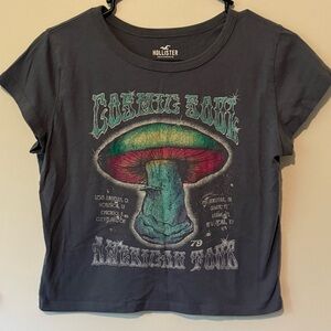 Hollister Cropped Graphic T-Shirt Faded Charcoal Gray Medium